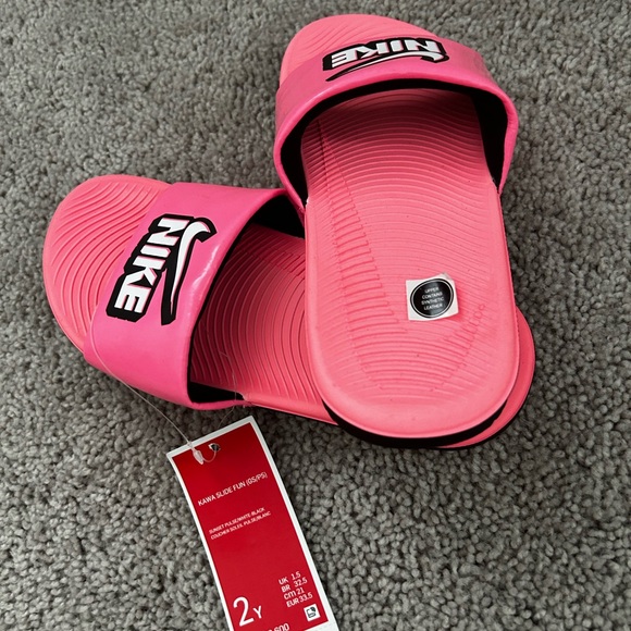 Girls Nike flip flops brand new no box ! - Picture 2 of 3
